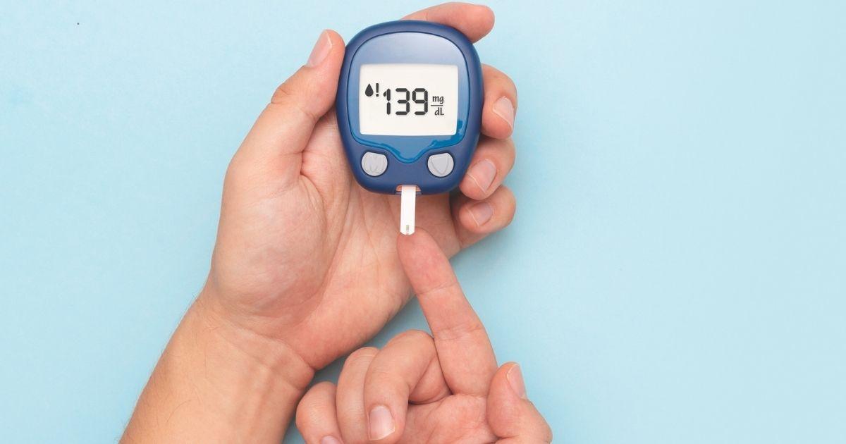 शरीर में Blood Sugar पर Daily Lifestyle का क्या असर पड़ता है? रोज़ की आदतें क्यों ज़रूरी हैं?